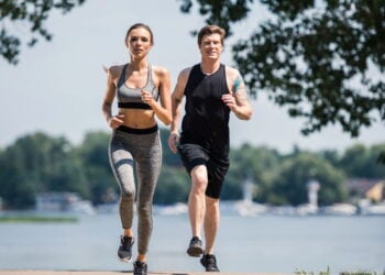 Postura correta na corrida melhora desempenho e previne lesões