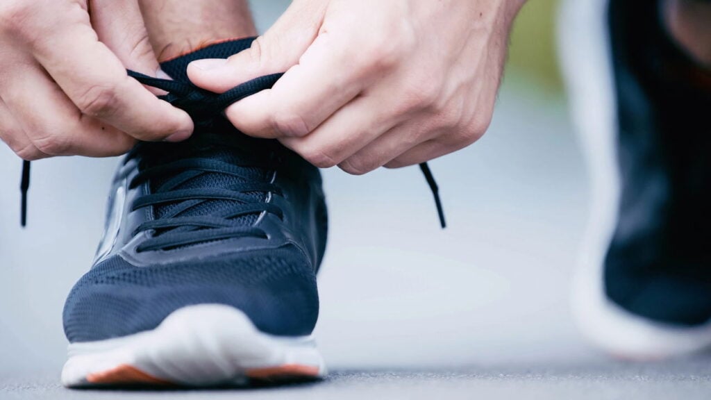 Da chuteira ao streetwear a ascensão dos sneakers na cultura urbana