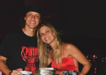 Mãe de duas filhas que conquistou David Luiz foge da exposição que outras WAGs adoram