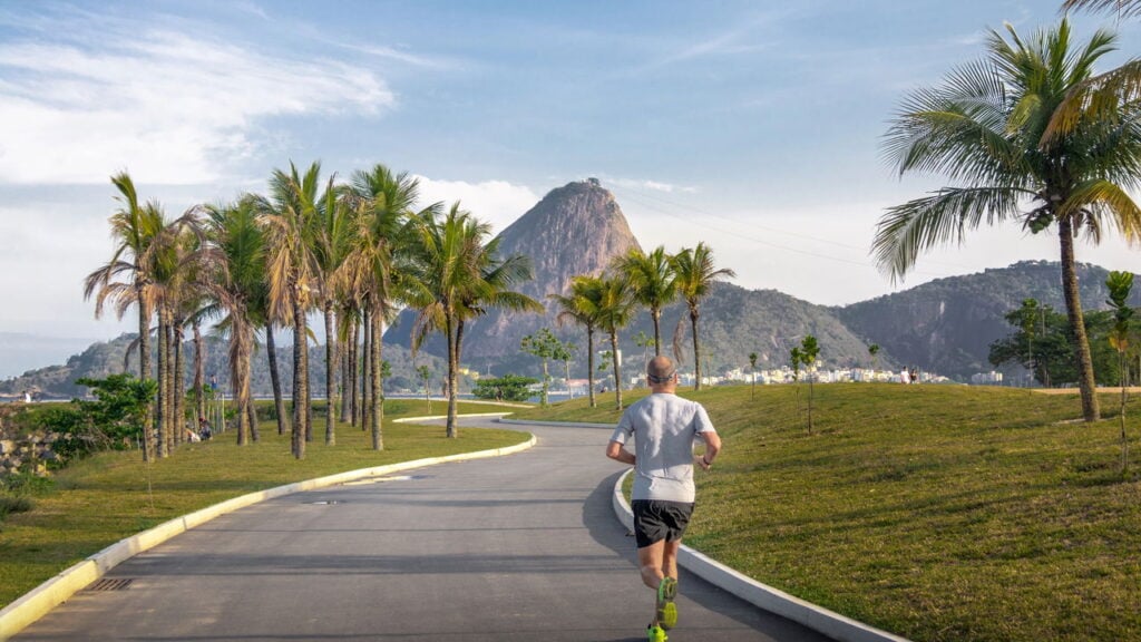 Esteira ou rua qual é a melhor opção para começar a correr?