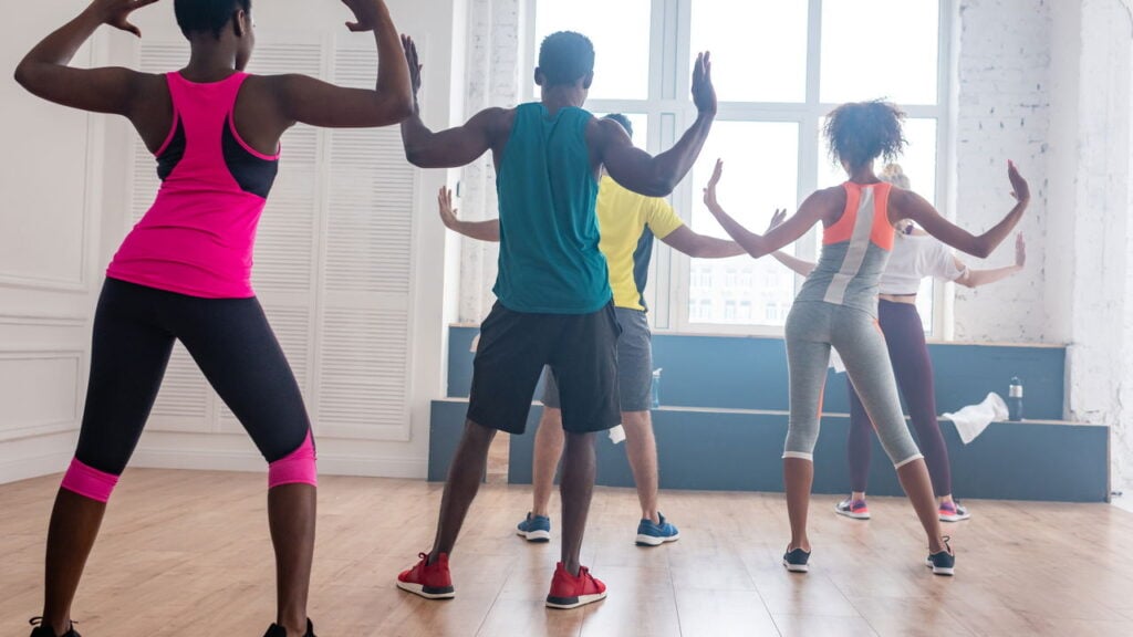 Você não imagina como a dança fortalece core e melhora postura