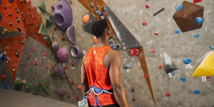 Escalada fortalece músculos e melhora postura de forma natural