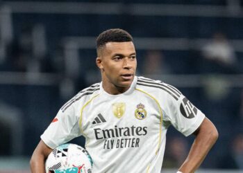 A verdade chocante que a Nike não quer que você saiba sobre as chuteiras de Mbappé