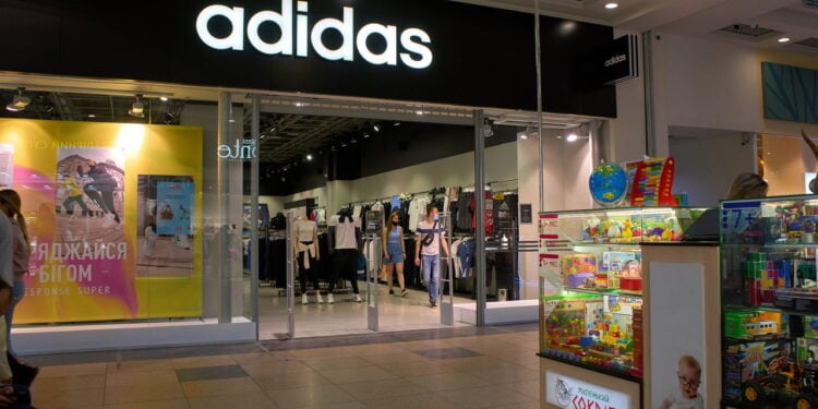 Como marcas de luxo e futebol estão revolucionando a moda