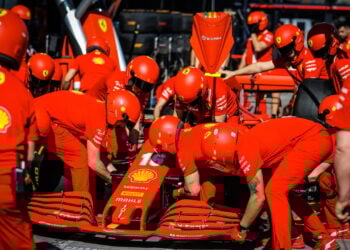 Salário de mecânico F1 surpreende, mas rotina vai muito além do glamour televisivo