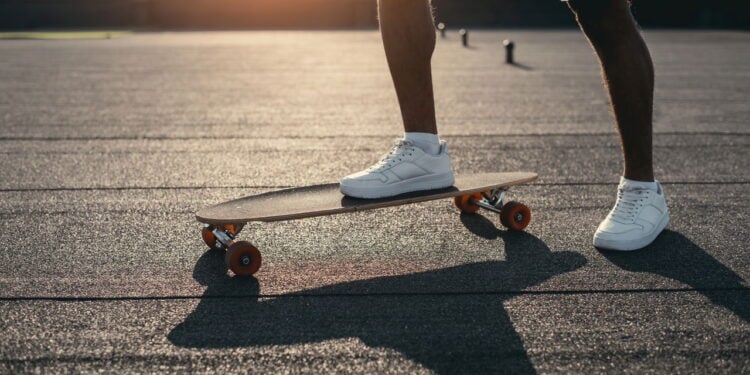 Como skate e tênis de performance influenciam a moda de luxo