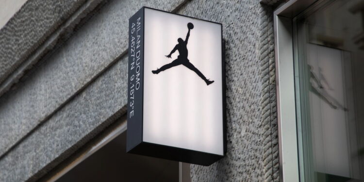 Descubra o impacto de Michael Jordan e Messi na cultura dos sneakers