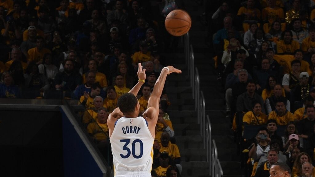 O segredo das pernas potentes de Stephen Curry foi revelado