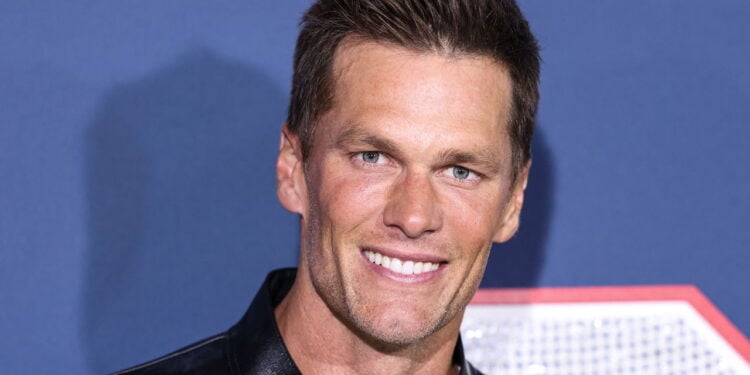 Tom Brady revela quanto de água você deveria beber pelo seu peso corporal